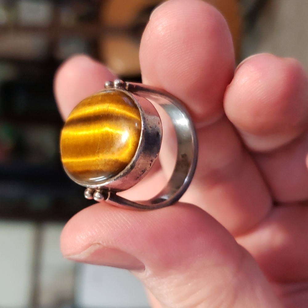 Silver Ring - Picture 3 of 4